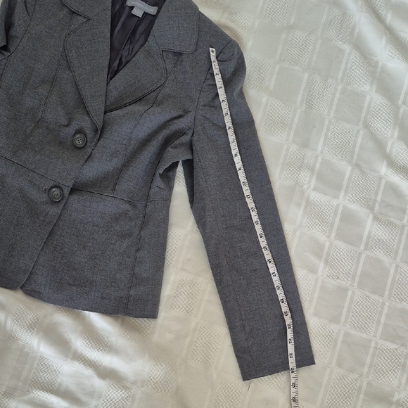 Sophisticated Charcoal Blazer for Women - Picture 9 of 16